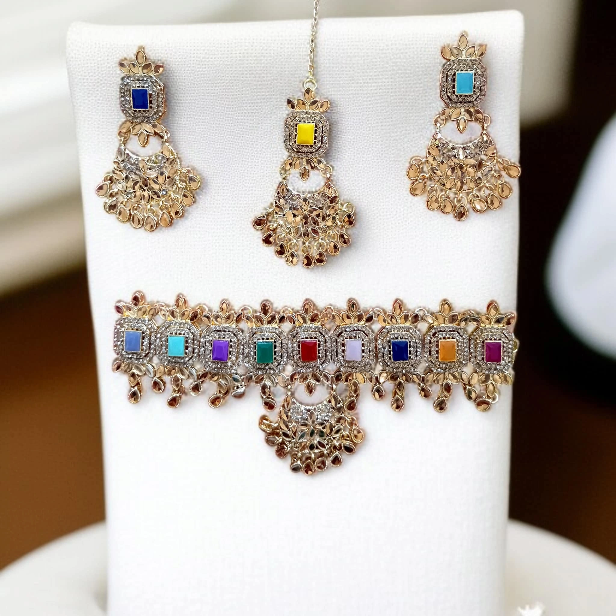 Buy Red and Gold colour jewellery set with necklace , earrings and tikka at best price in pakistan - Qureshi products